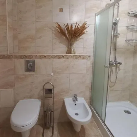 в одессе возле пляжа яхта Apartment *